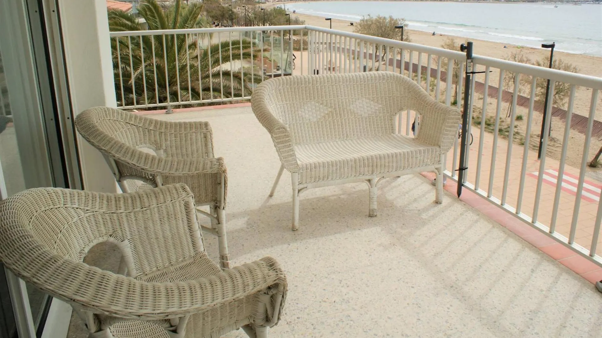 Apartamento En Primera Linea De Mar, Roses Av-06